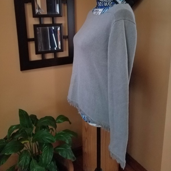 LIZ CLAIBORNE GRAY FRINGE SWEATER - Picture 5 of 8